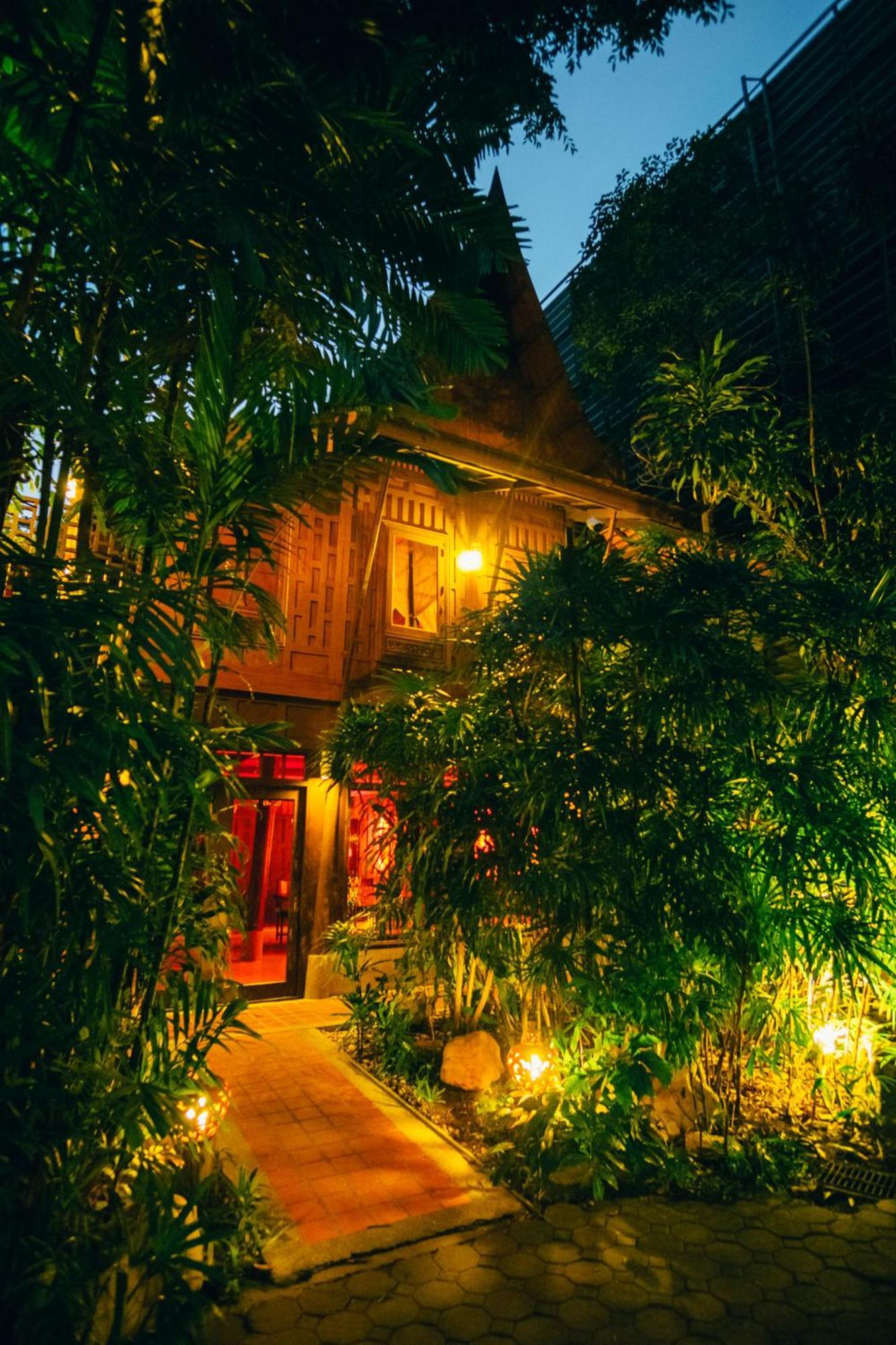 Chakrabongse Villas Бангкок Екстер'єр фото